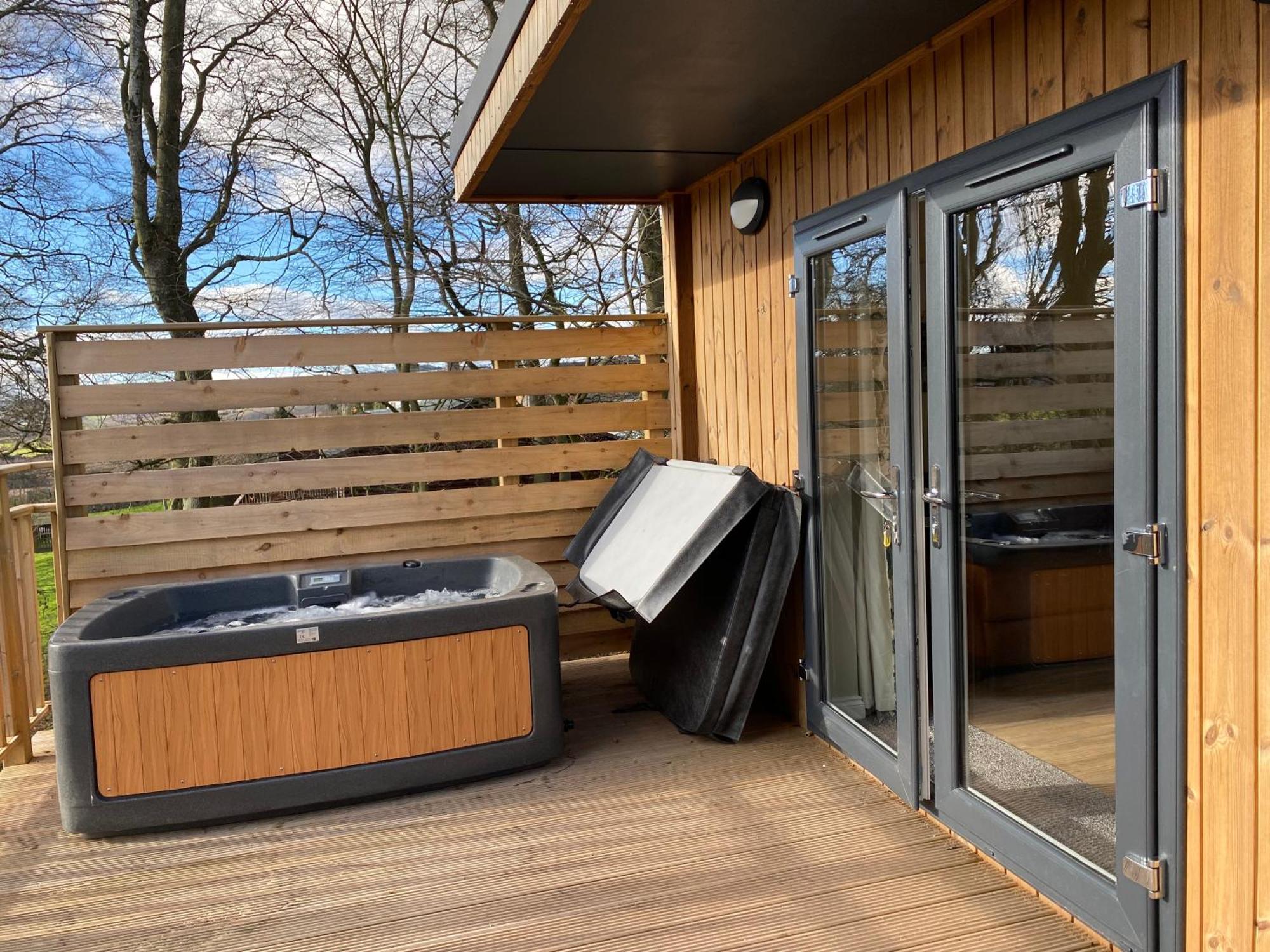 Acorn Lodge With Hot Tub Купар Екстериор снимка